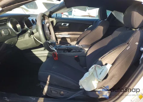 2022 Ford Mustang z USA, uszkodzony, nr VIN 1FA6P8THXN5145939